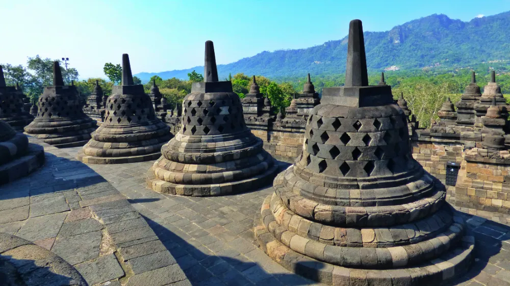 婆羅浮屠佛塔晨曦 — 印尼朝聖深度旅遊